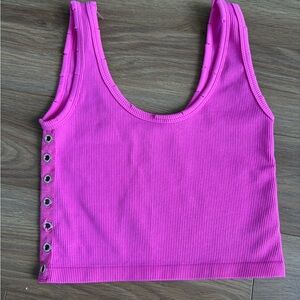 ANWND CROP‎ TANK TOP RUBBED STUDDED EYELET ACCENT PINN SIZE MEDIUM EUC